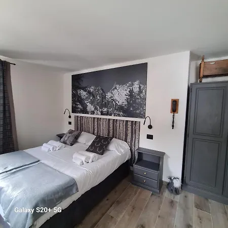 巨人之齿酒店 3*