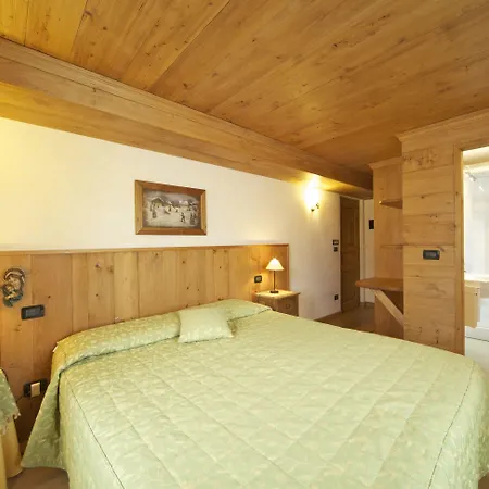 巨人之齿酒店 3*