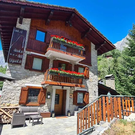 Dente Del Gigante Hotel