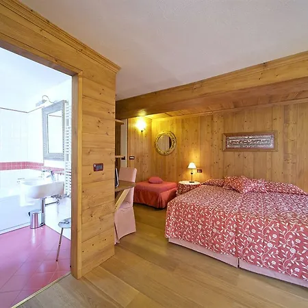 巨人之齿酒店 3*